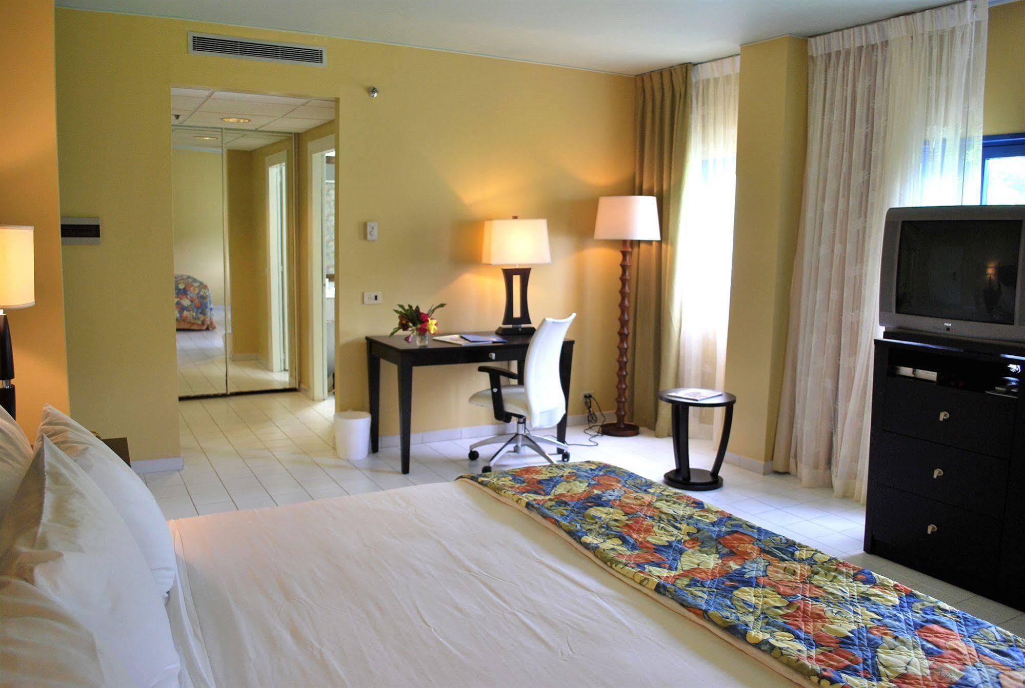 Grand Royal Antiguan Beach Resort Five Islands Village Стая снимка